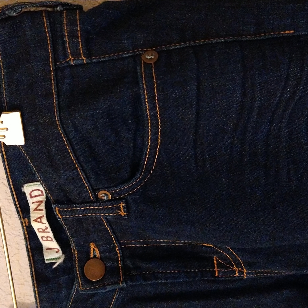 J brand premium dark indigo denim 912 ink. inseam 29 inches